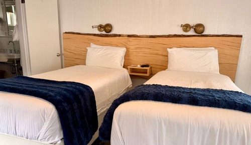Twin Room, Lake View