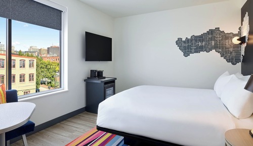 Room, 1 King Bed, City View