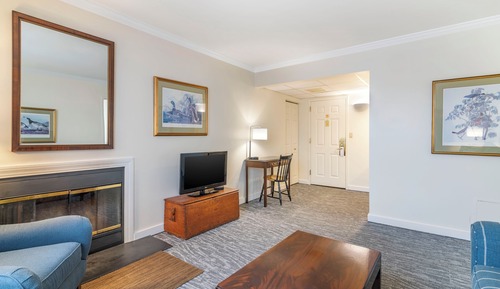 2 Room Queen Suite