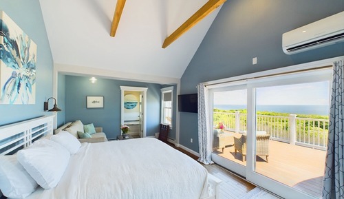 Simon Ray Room in The 1661 Inn