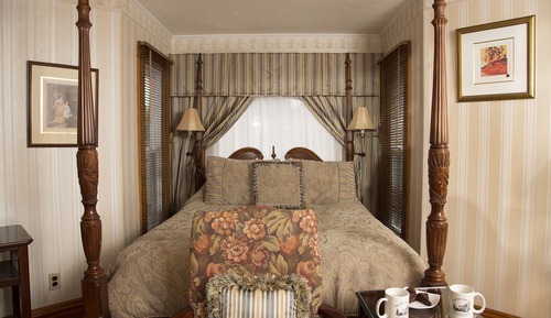 Taft Deluxe Bedroom