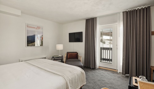 Standard Room, 1 King Bed, Non Smoking, Corner