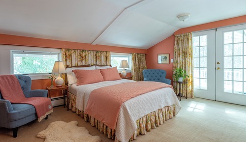 Azalea Room