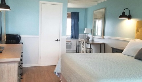 Standard Room, 1 King Bed