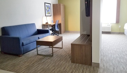 Suite, 2 Queen Beds, Roll-in Shower (Communications)