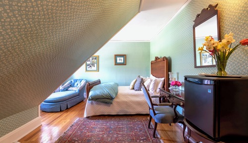 Mansion Double, Economy, Private Bath Across The Hall