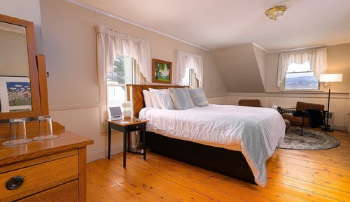 Premium Double Room, Fireplace, Mountain View (Spruce Peak)