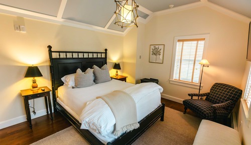 Deluxe Room, 1 Queen Bed (Equinox)