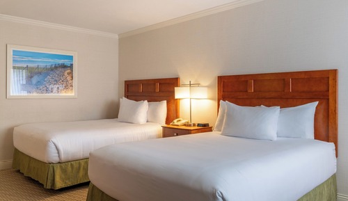 Premium Room 2 Queens Main Inn