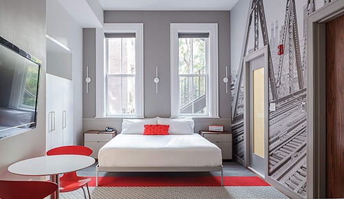 Deluxe Room, 1 Queen Bed (Bath in Room)