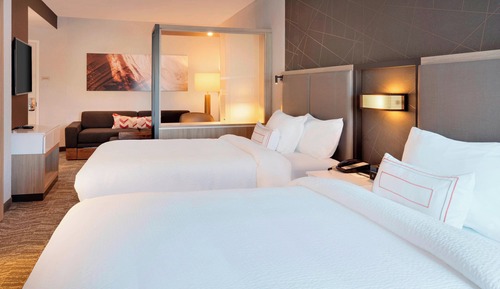 Suite, Multiple Beds