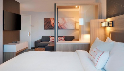 Suite, Multiple Beds, Hearing Accessible (Roll-in Shower)