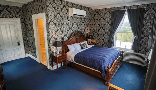 Victorian Inn Garden Room