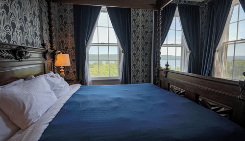 Victorian Inn South Lake Room