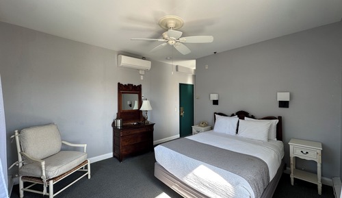 Room, 1 Queen Bed, Corner, Island view