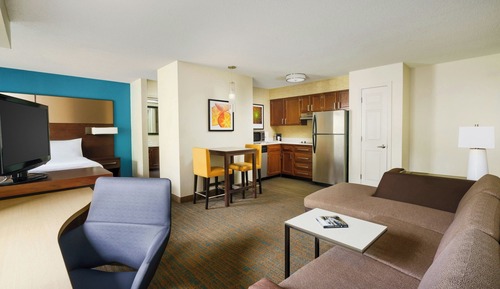 Studio, 1 Queen Bed with Sofa bed (Mobility Accessible, Tub)