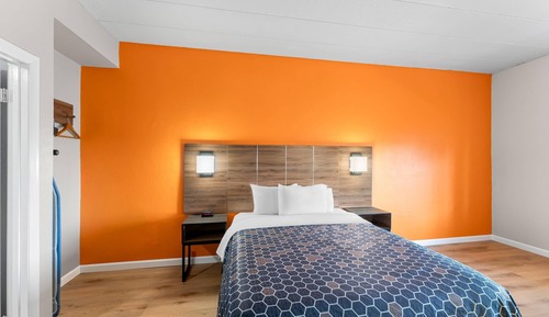 Room, 1 King Bed, Smoking