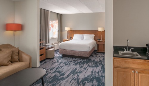 Suite, 1 Queen Bed, Accessible Bathtub