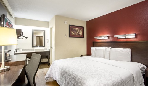 Standard Room, 1 King Bed (Smoke Free)