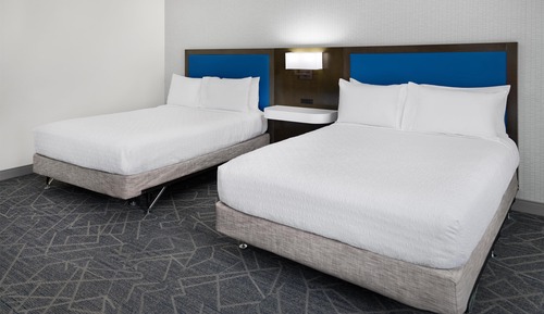 Room, 2 Queen Beds, Accessible, Bathtub