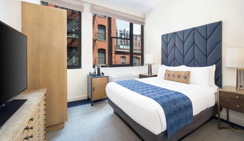 Standard Room, 1 Queen Bed