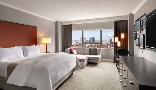 Room, 1 King Bed, River View