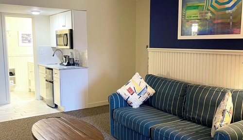 Studio Suite, 1 King Bed, Kitchenette