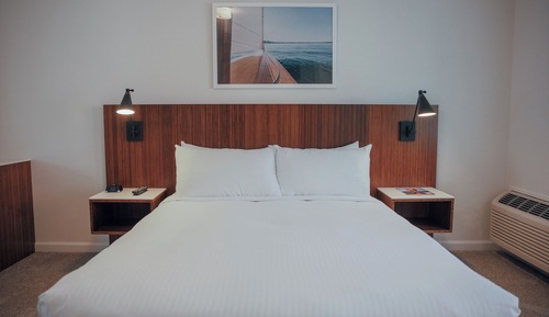 Standard Room, 1 Queen Bed