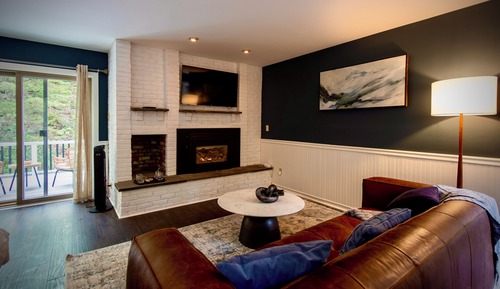 Classic Room, 1 King Bed, Balcony