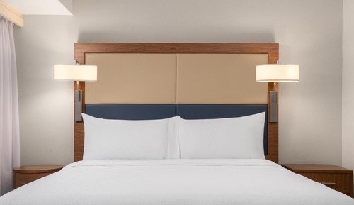 Studio, 1 King Bed, Accessible (Hearing)