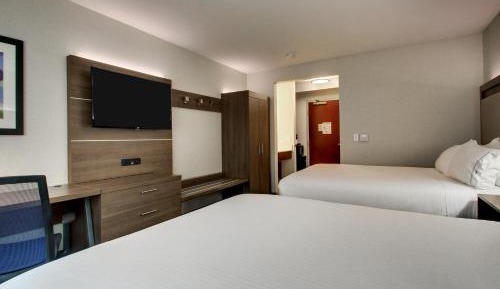 Standard Queen Room with Two Queen Beds