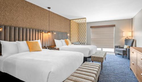 Deluxe Queen Room