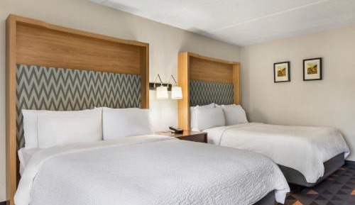 Standard Queen Room with Two Queen Beds