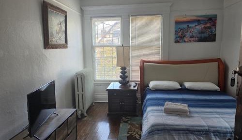 Standard Queen Room