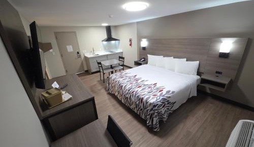 Superior King Room with Kitchenette Non-Smoking