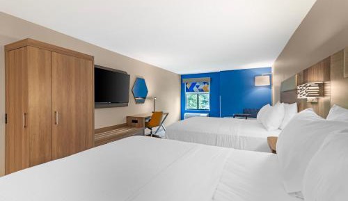Standard Room with Two Queen Beds