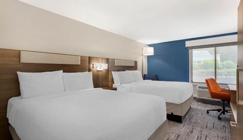 Standard Room with Two Queen Beds