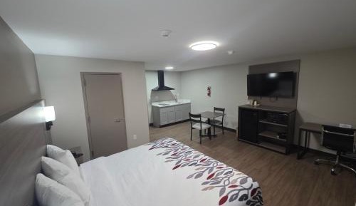 Deluxe King Room with Kitchen Non-Smoking