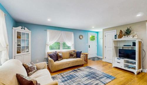 Three-Bedroom Vacation Home 