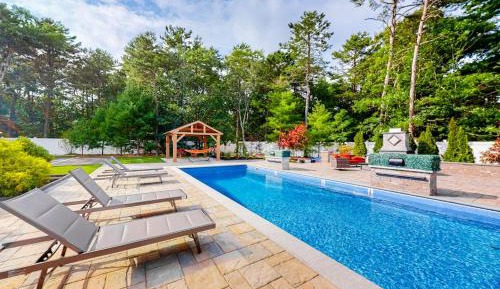 Three-Bedroom Vacation Home 