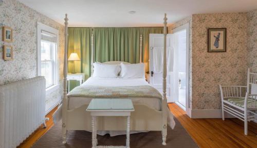 Suite with Garden View