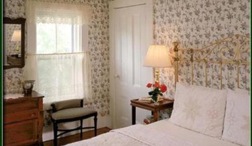 Queen Room with Garden View
