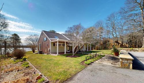 Three-Bedroom Vacation Home 