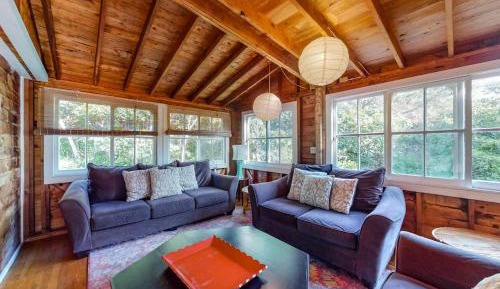 Three-Bedroom Vacation Home 
