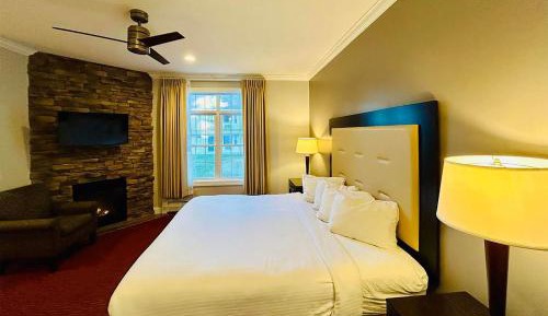 Deluxe King Room - Non-Smoking