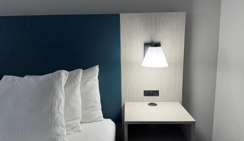 Double Room with Bath Tub - Mobility Accessible/Non-Smoking