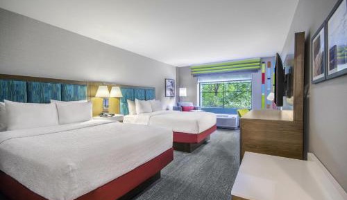 Room with Two Queen Beds - Non-Smoking