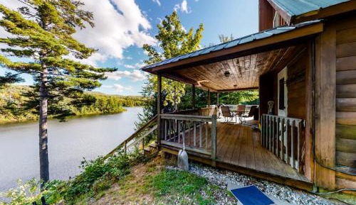 Three-Bedroom Vacation Home 