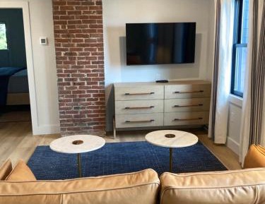 Deluxe One-Bedroom Apartment with Harbor View