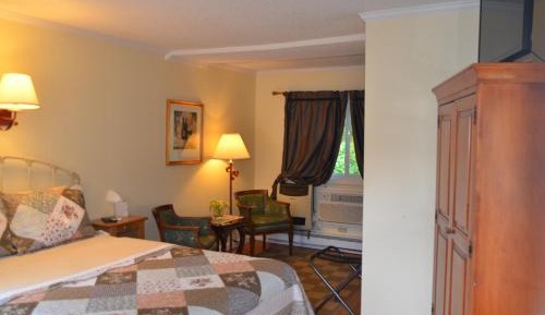 Queen Room